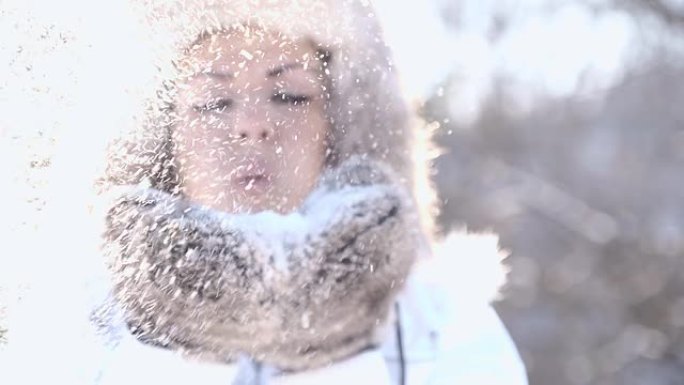 SLO MO对着镜头吹雪