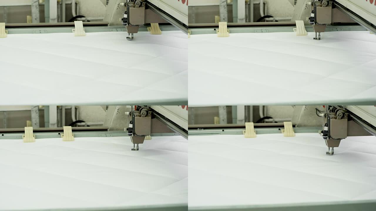 机器绗缝床垫制造