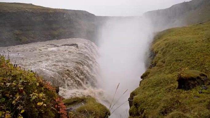 冰岛的SLO MO Mighty Gullfoss瀑布