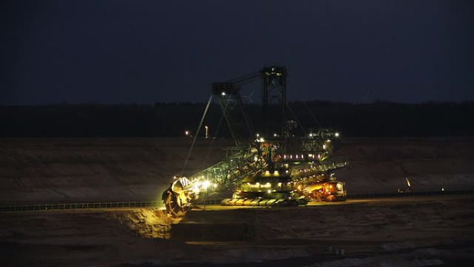 夜间露天采矿采矿石矿矿场采掘开采