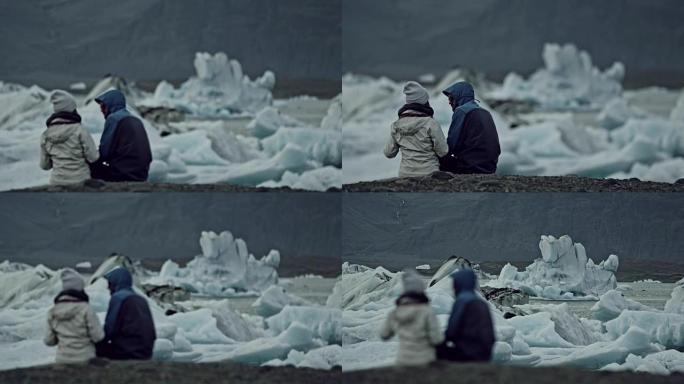 情侣约会，看着冰川泻湖