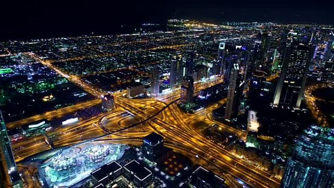 晚上在迪拜的路口夜景灯火车流金融中心城市