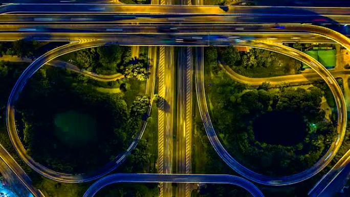 鸟瞰图高速公路的时间流逝，高速公路和高速公路在马戏团十字路口的细节