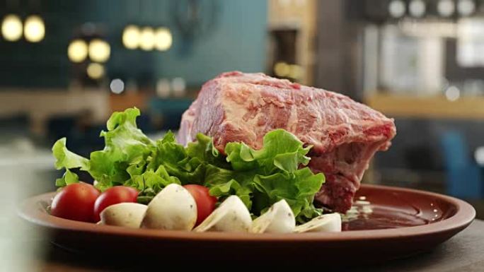 盘上生猪肉升格视频方法烤肉食材厨房