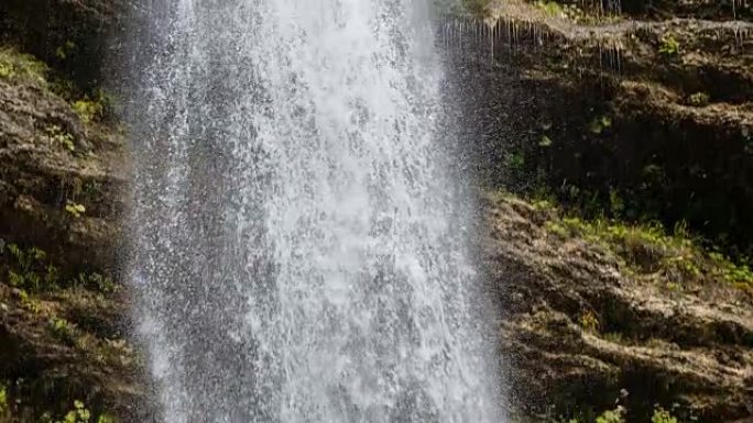 山腰瀑布高山瀑布瀑布下落疑是银河落九天