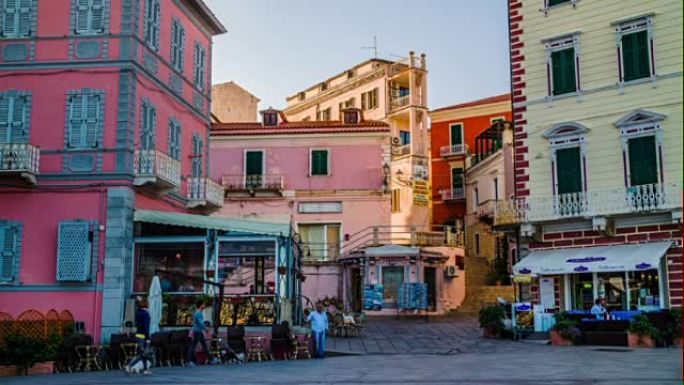 意大利撒丁岛的La Maddalena城镇广场