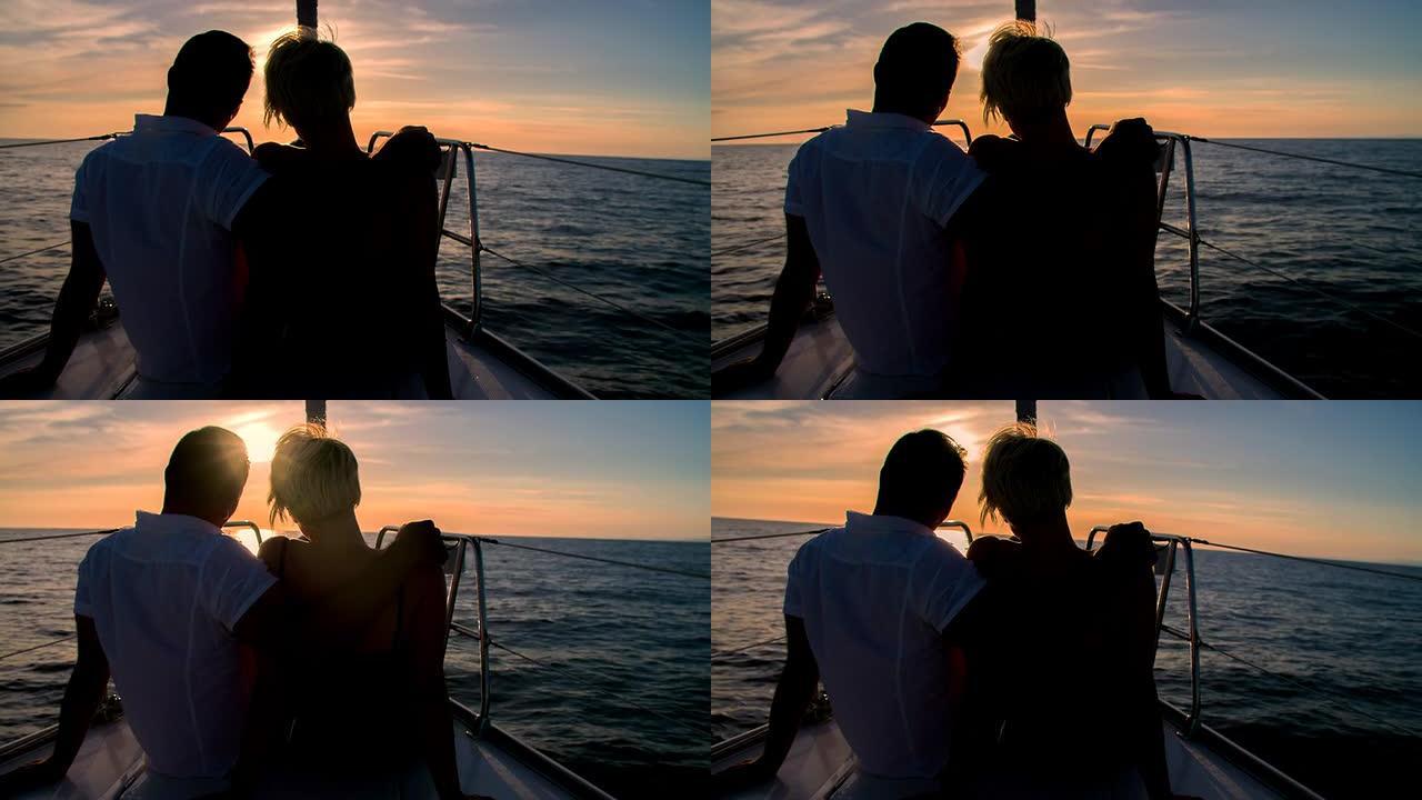 MS浪漫情侣在日落时航行