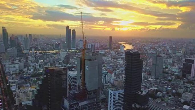 泰国曼谷市Silom/Sathon中央商务区建筑工地的鸟瞰图