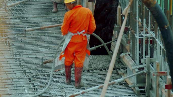 混凝土浇注，混凝土浇筑，建筑施工工地现场