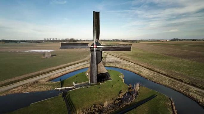 荷兰风车的航拍风车田野