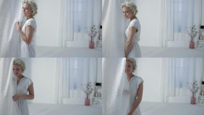 女人与窗帘合影纱窗纱帘沐浴
