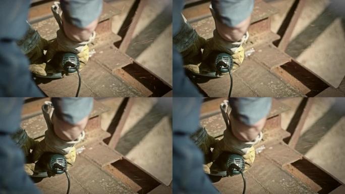 男子在外面工作