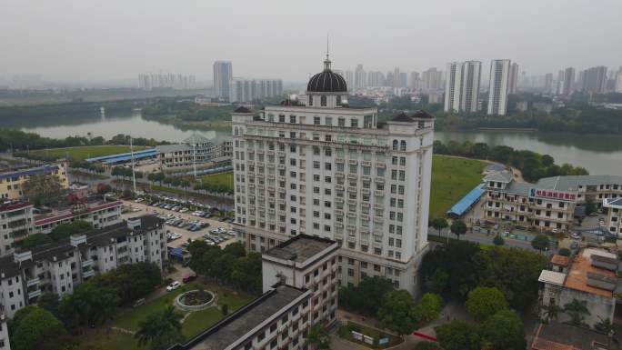 广西珠江委南宁勘测设计院大楼航拍4K西江