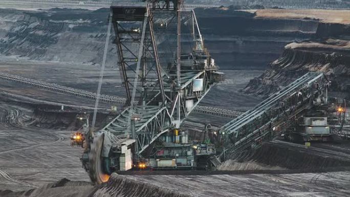 时间流逝: 煤炭开采