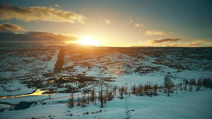 冰岛的鸟瞰图晨光雪日出