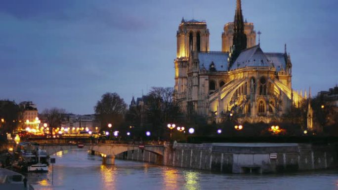 巴黎圣母院之夜