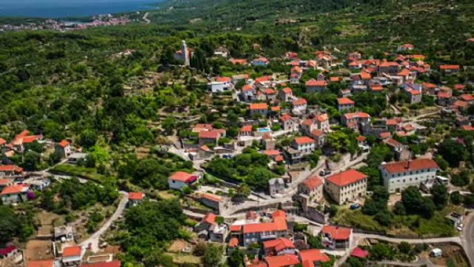 空中: 克罗地亚的赫瓦尔岛山村