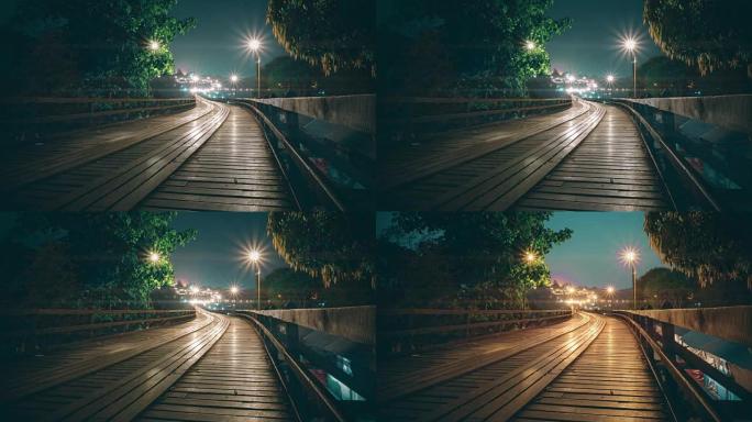 泰国北碧府Sangklaburi区的河上木桥 (Mon桥)。