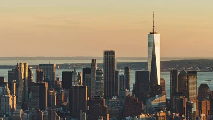 纽约市日落时曼哈顿市中心的T/L HA PAN鸟瞰图