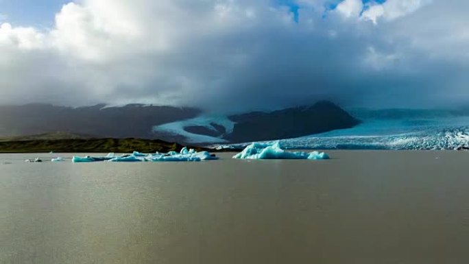 Jokulsarlon泻湖的T/L云景观