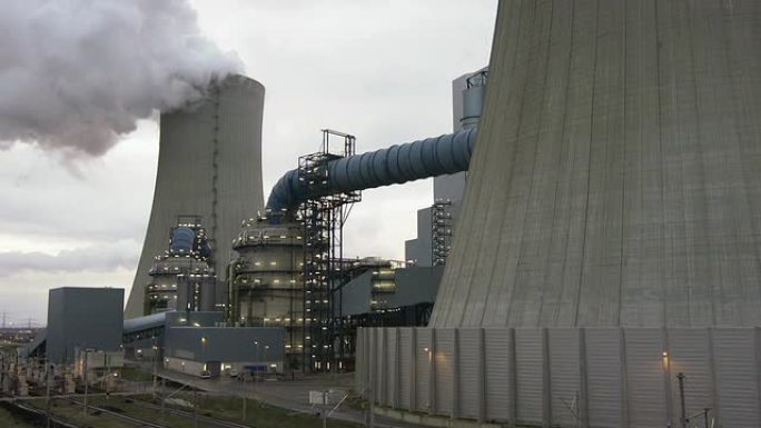重工业大烟囱废气排放