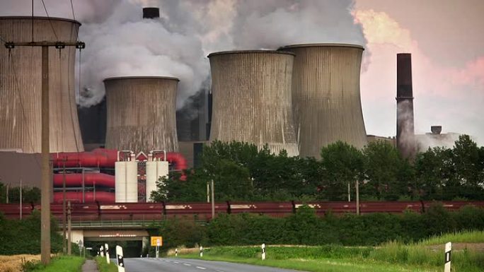 大型发电厂冒烟二氧化硫燃煤