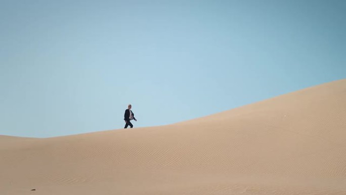 沙漠中的女商人