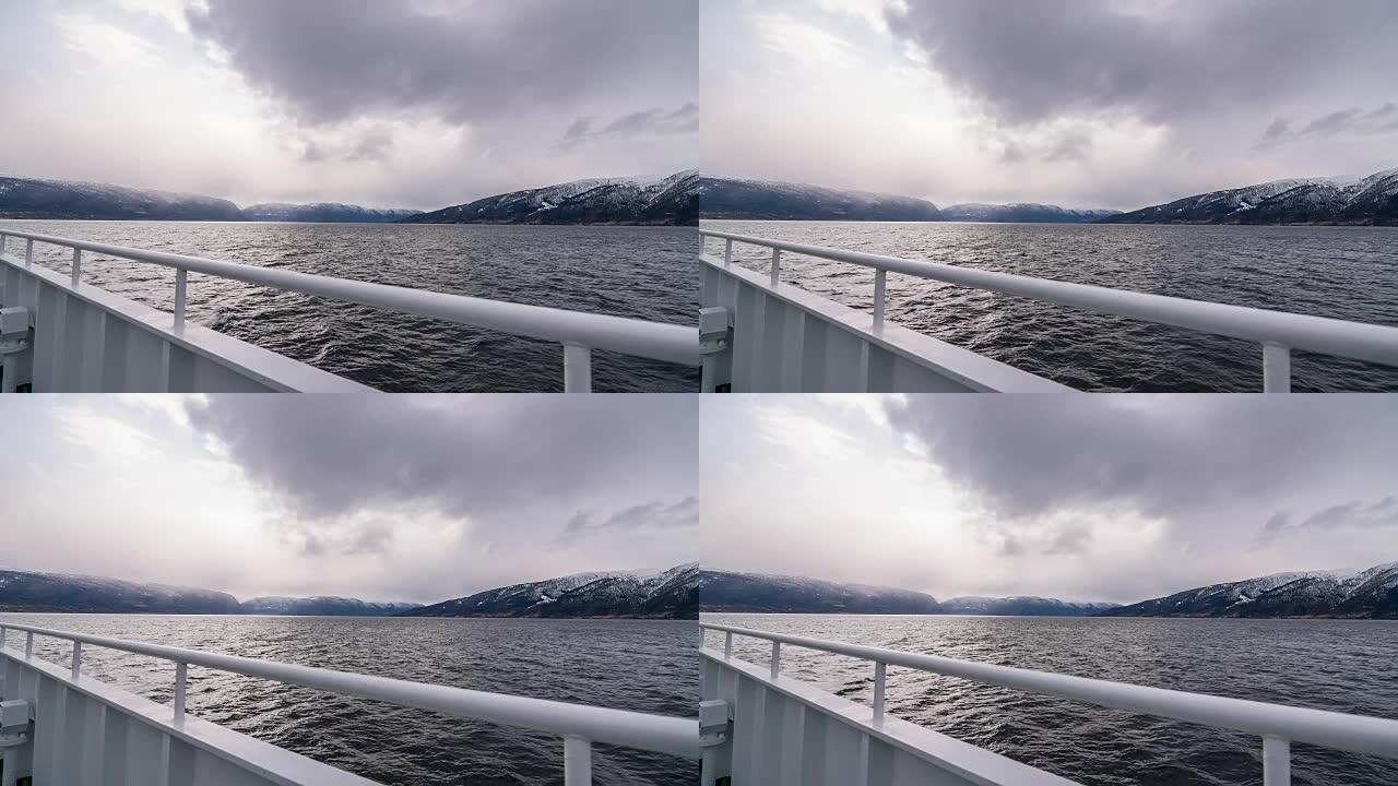 乘渡轮探索挪威峡湾