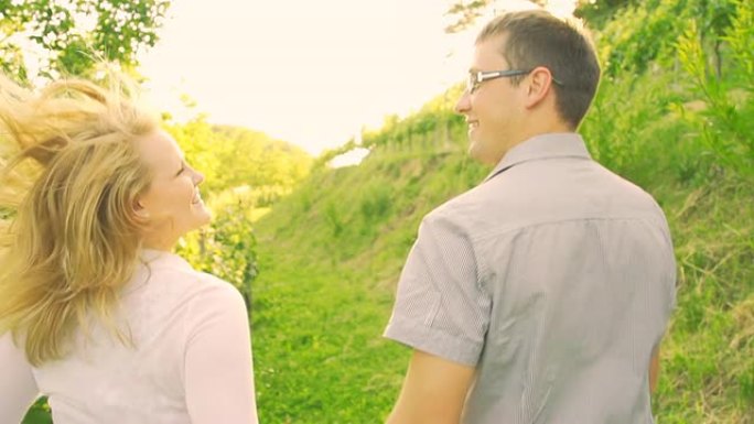 高清超级慢镜头：情侣在葡萄园奔跑