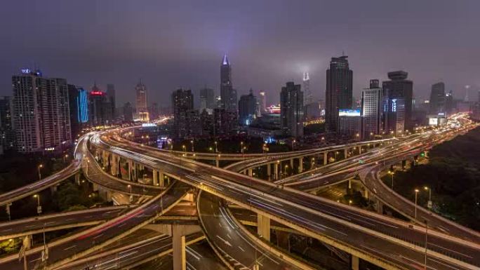 延时 -- 上海繁忙路口夜间鸟瞰图