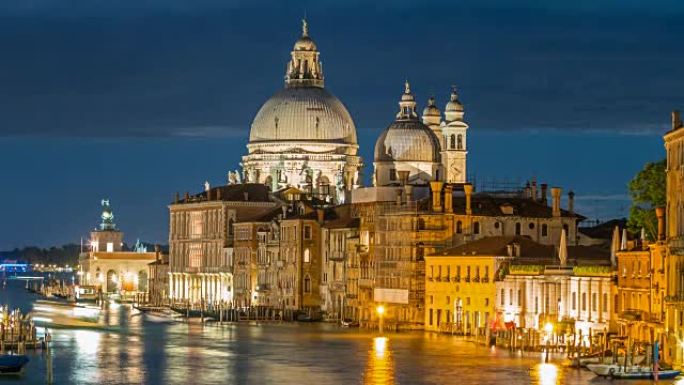 威尼斯夜间的圣玛丽亚·德拉致敬