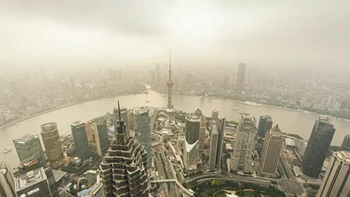 带现代摩天大楼的日落高角度视图/中国上海