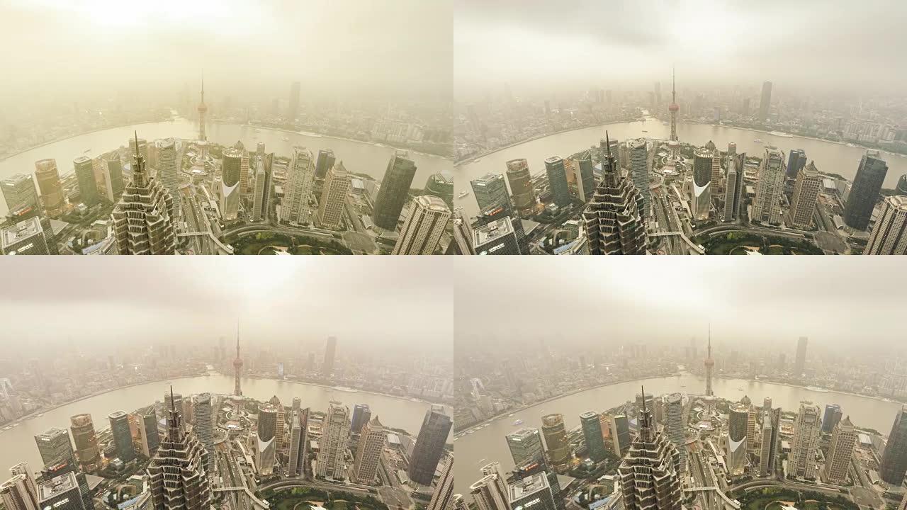 带现代摩天大楼的日落高角度视图/中国上海