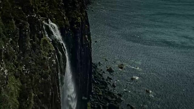 斯凯岛的苏格兰短裙岩