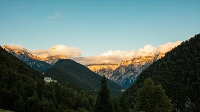 山上的T/L云景日照金山崇山峻岭光影变幻