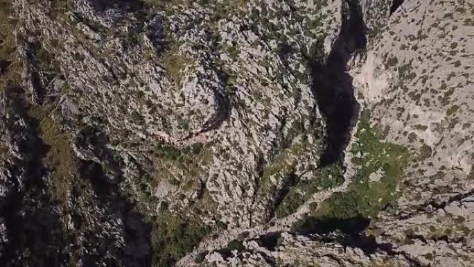 西班牙山区峡谷的鸟瞰图