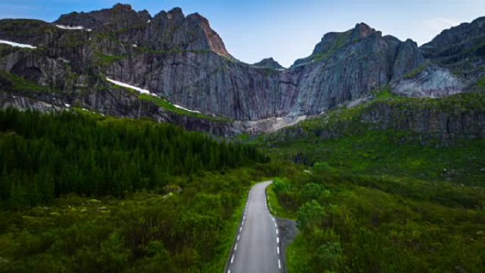 挪威罗弗滕群岛的带巨型山崖的乡间小路的空中