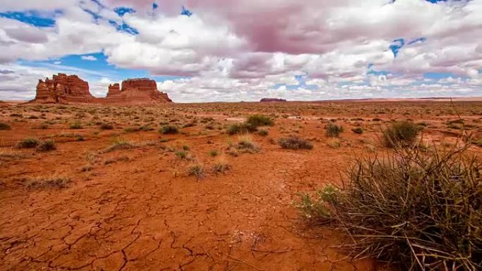 犹他州沙漠上空形成的DS白云