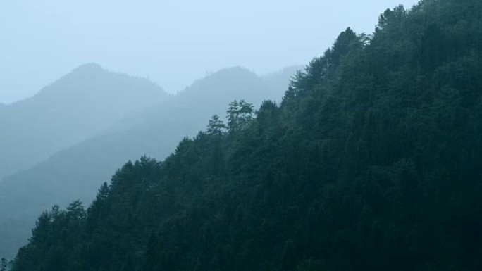 山区大雨夏季汛期雨季山脉山脊山林树木