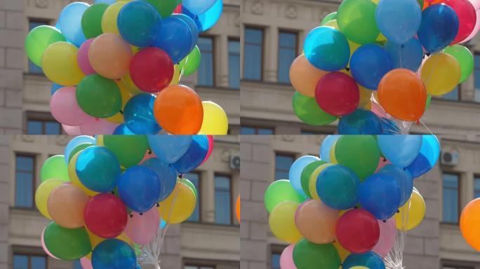 彩色氦气球飞行。彩色气球可爱气球售卖
