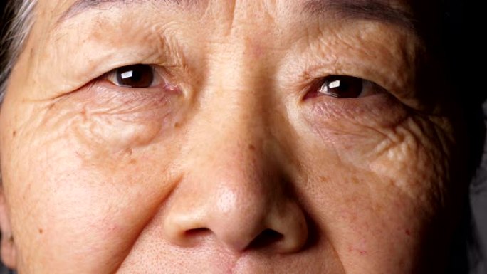 高级亚洲女性之眼眼睛特写老妇人