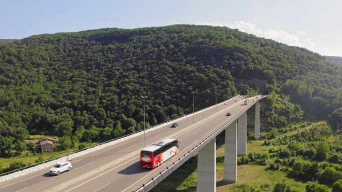 比利牛斯山脉的道路