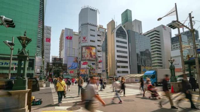 日本大阪新关区4k延时汽车和商务大楼。Tsutenkaku tennoji旅游景点地标，日本旅游，购