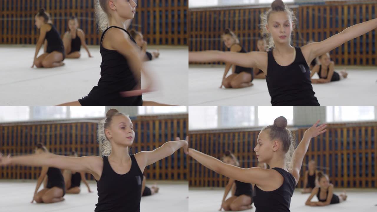 舞蹈工作室的年轻女孩训练