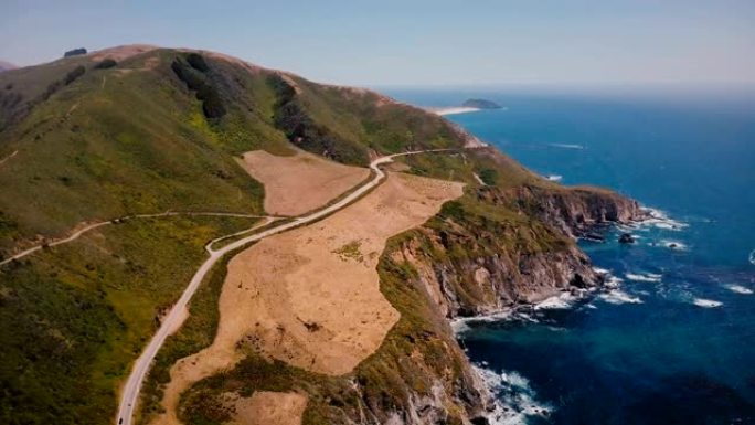 美丽的电影空中拍摄史诗般的高速公路1和太平洋夏季海岸风景全景在加利福尼亚州大苏尔。