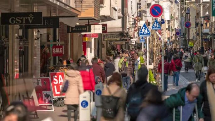 延时: 日本横滨元町购物街的游客行人拥挤购物