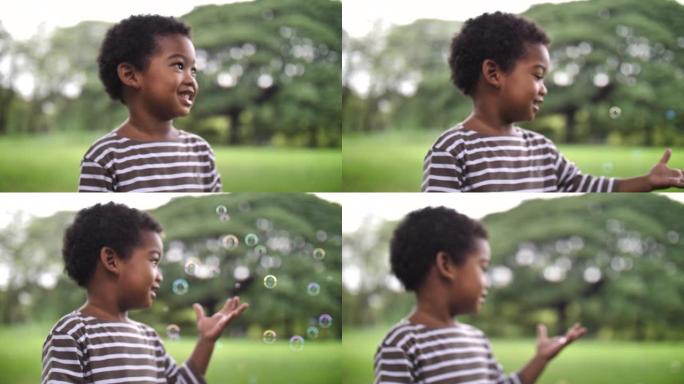 非洲儿童玩泡泡