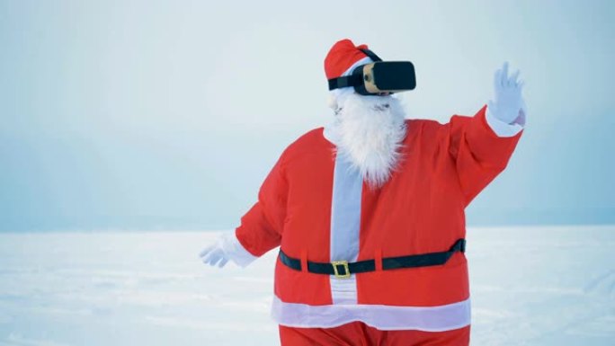 戴着VR眼镜的圣诞老人的白雪皑皑的风景