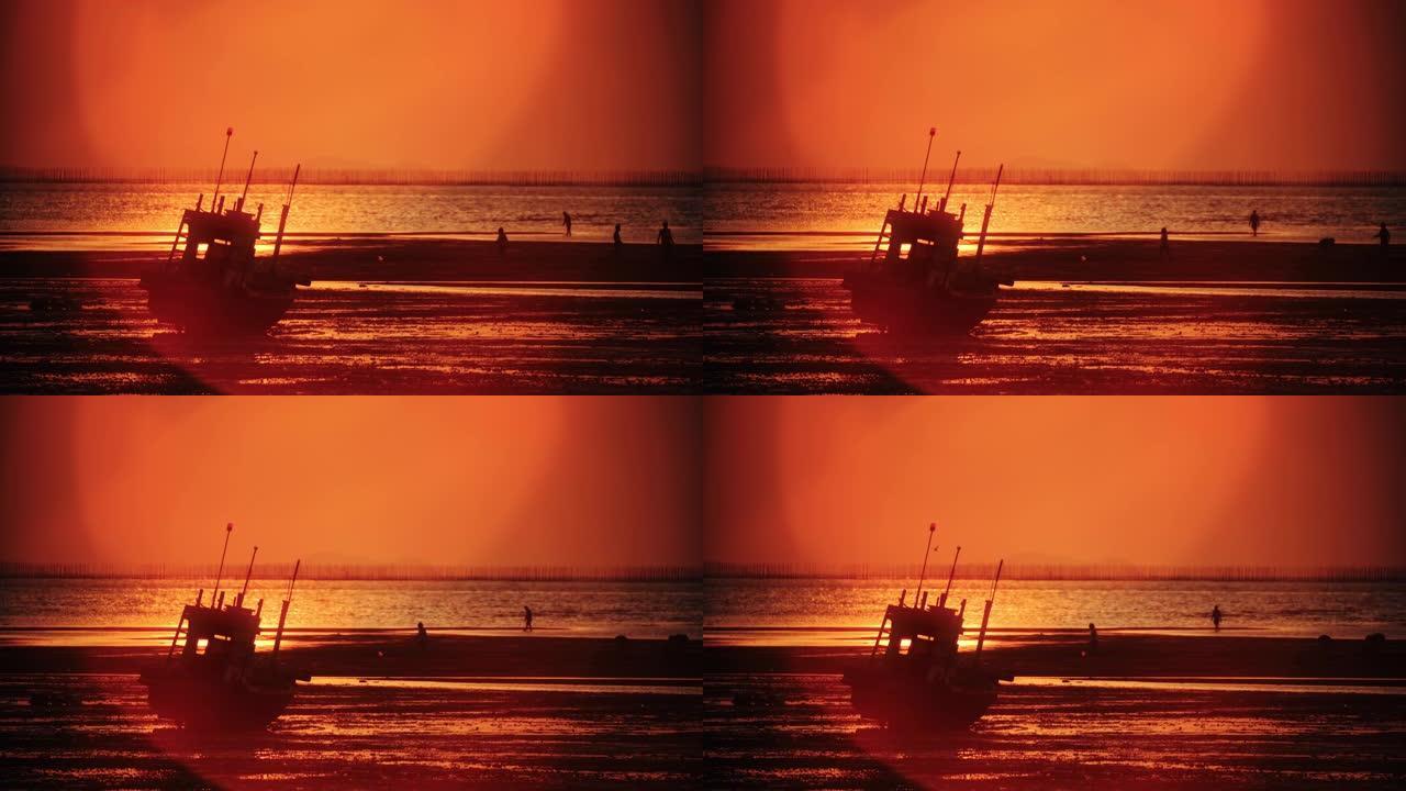 黄昏背景为风景秀丽的旧木船