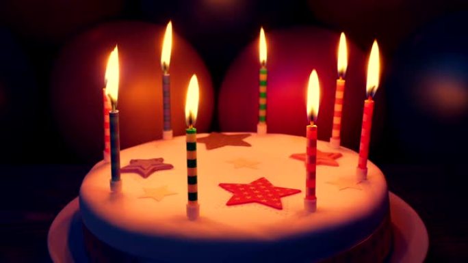 生日聚会上蛋糕上的蜡烛